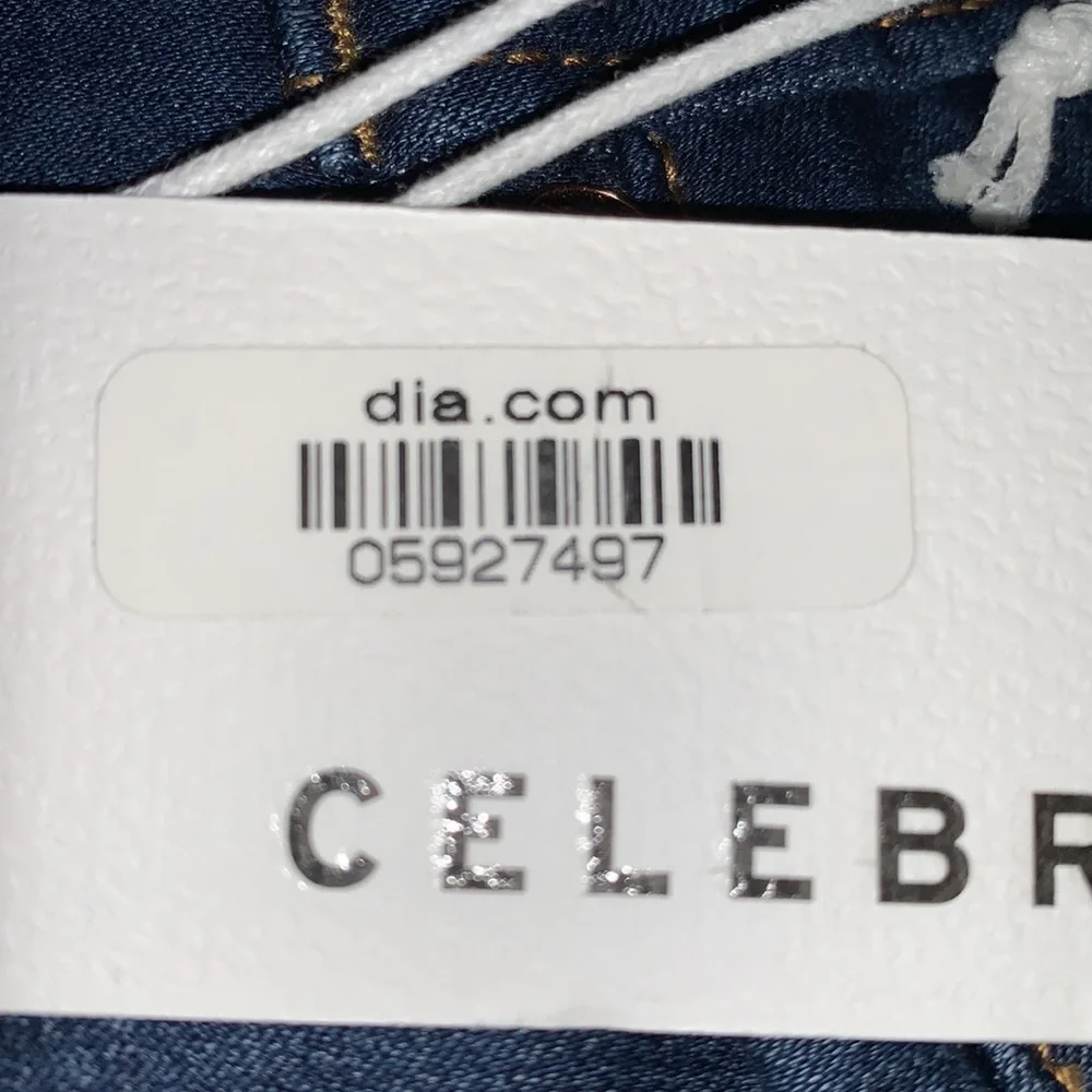 NWT Womens Bootcut Jeans - Picture 3 of 3